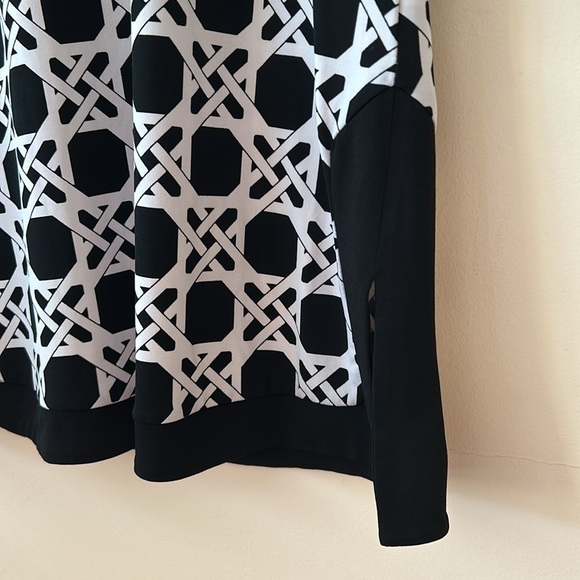 Size M | White House Black Market | Tunic, Geometric Print, 3/4 Sleeve - Picture 7 of 8